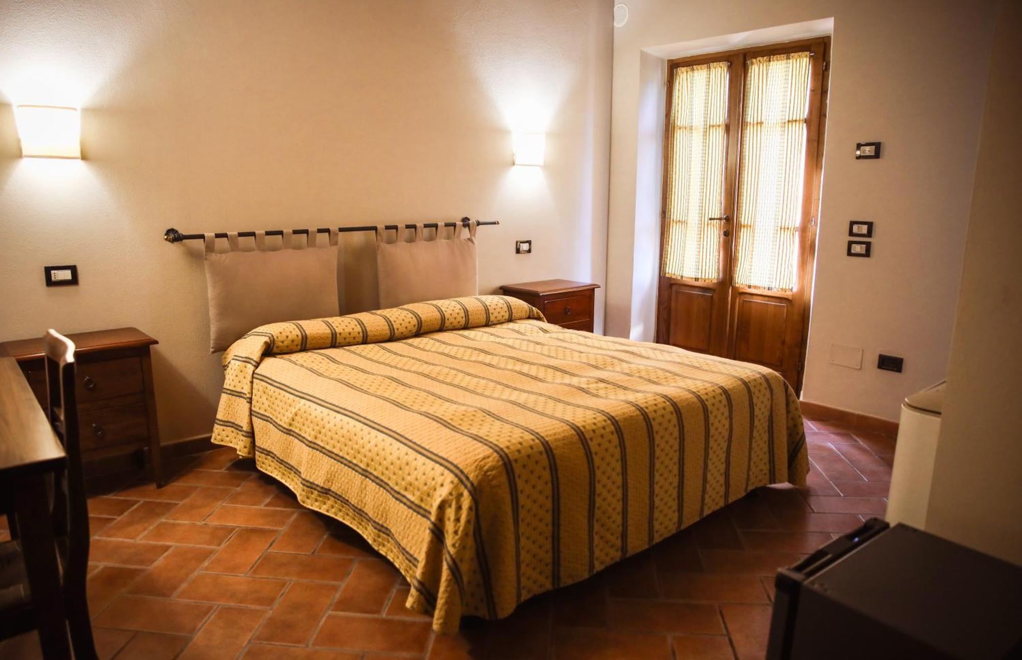 Agriturismo La Vecchia Quercia モンテメラノ エクステリア 写真