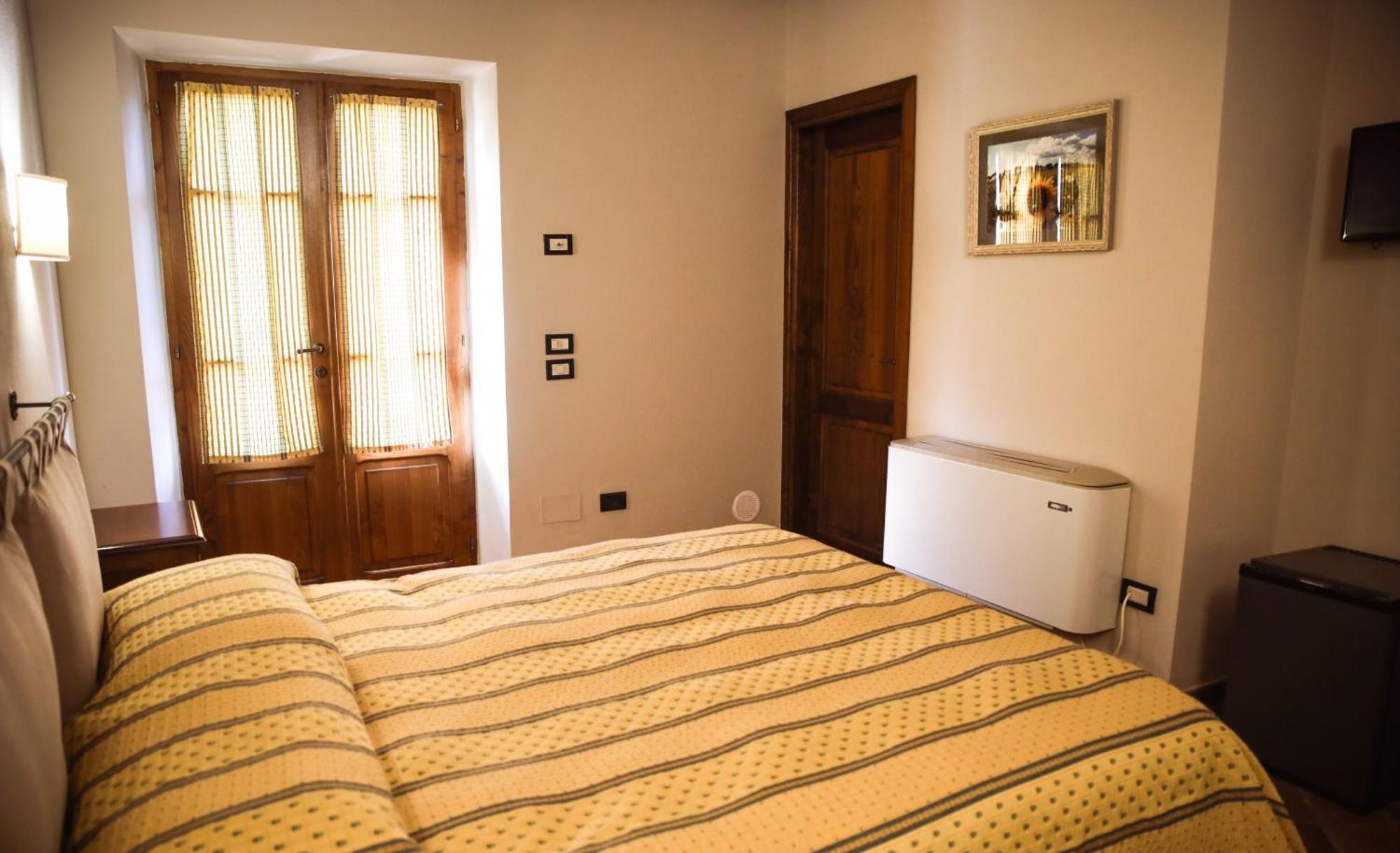 Agriturismo La Vecchia Quercia モンテメラノ エクステリア 写真